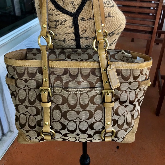 Coach Handbags - Lovely Coach bag!